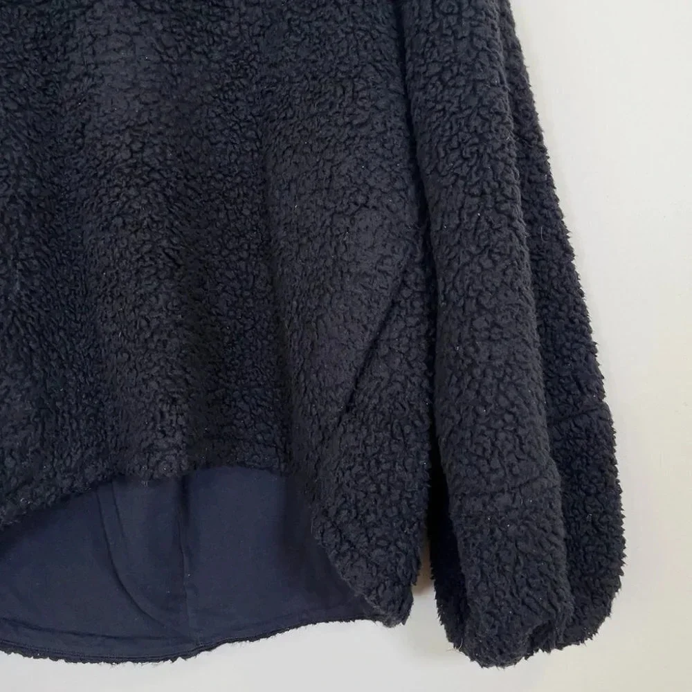 LULULEMON | WARM SHERPA PULLOVER IN BLACK